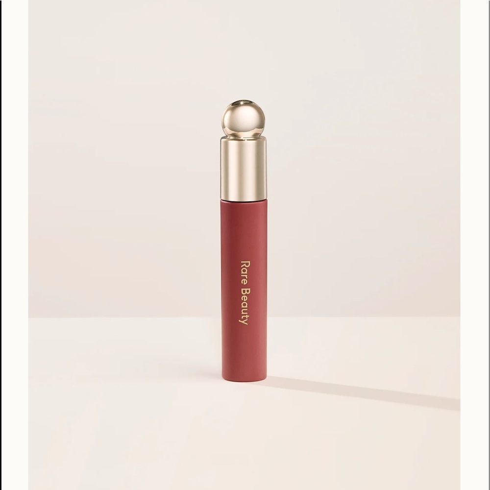 RARE BEAUTY TINTED LIP OIL SHADE DELIGHT
